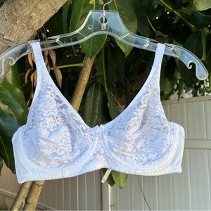 Vintage Underscore White Lace Bra.